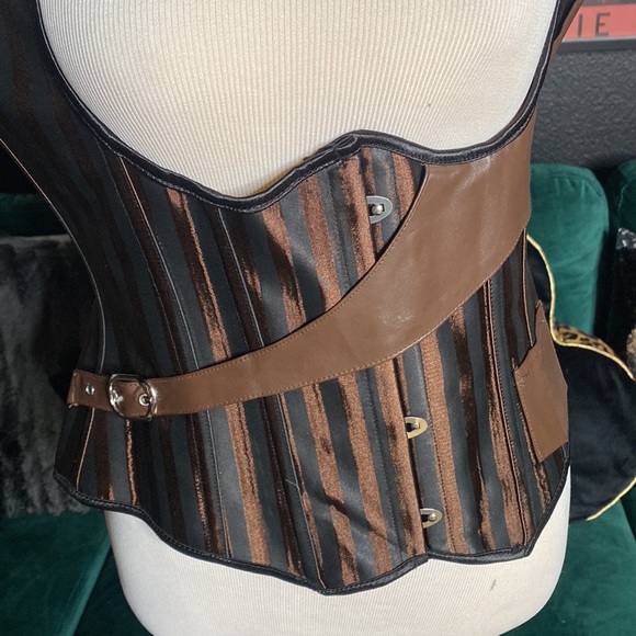 Steampunk vest - Picture 7 of 7
